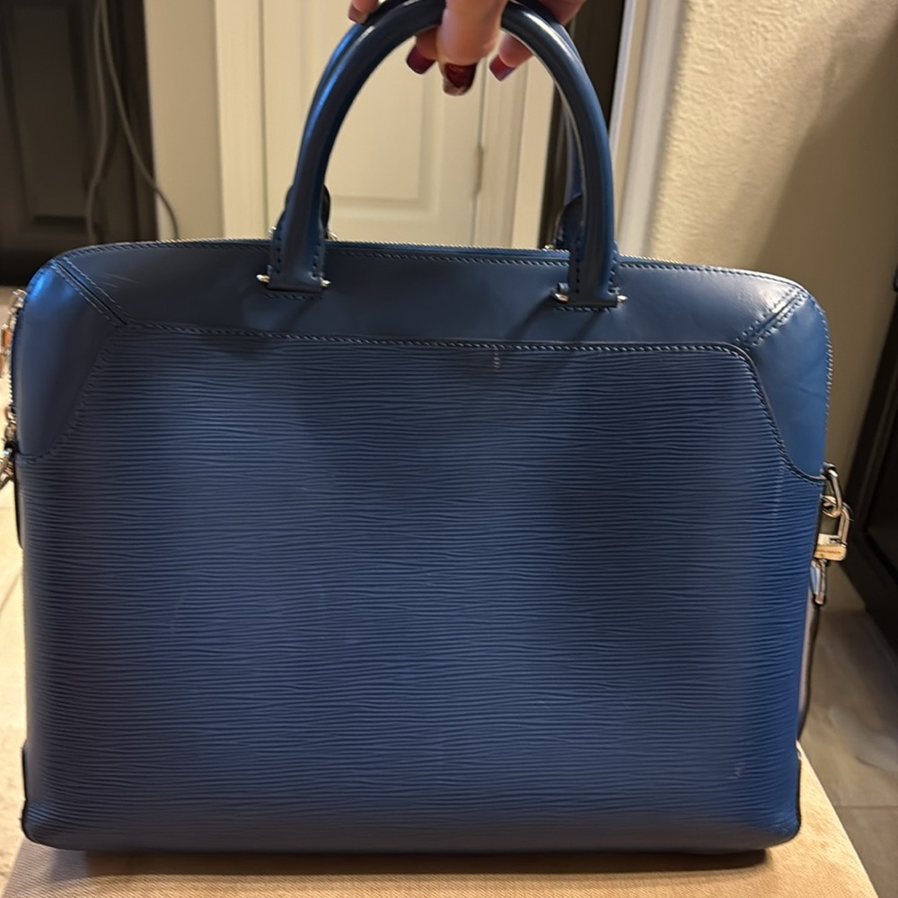 Louis Vuitton Toledo Blue Epi Oliver - Picture 2 of 12
